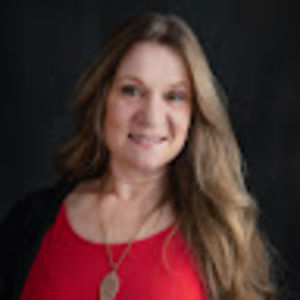 Meet your Posher, Suzanne